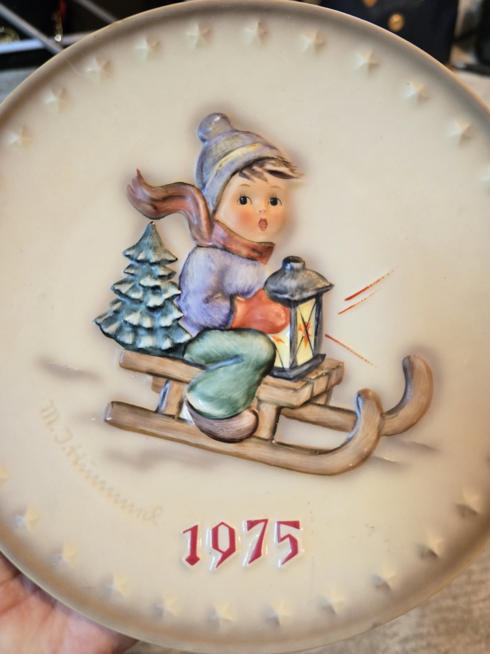 Goebel Cream Holiday Wall Plate with Multicolor Child on Sled